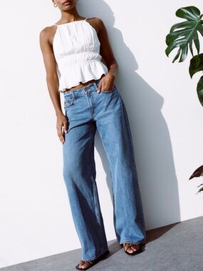 Abercrombie curve love low rise ultra loose jean medium tinted size 28